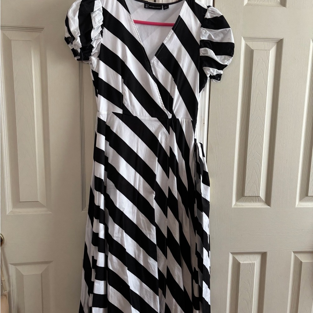 New York & Company Monochrome Top